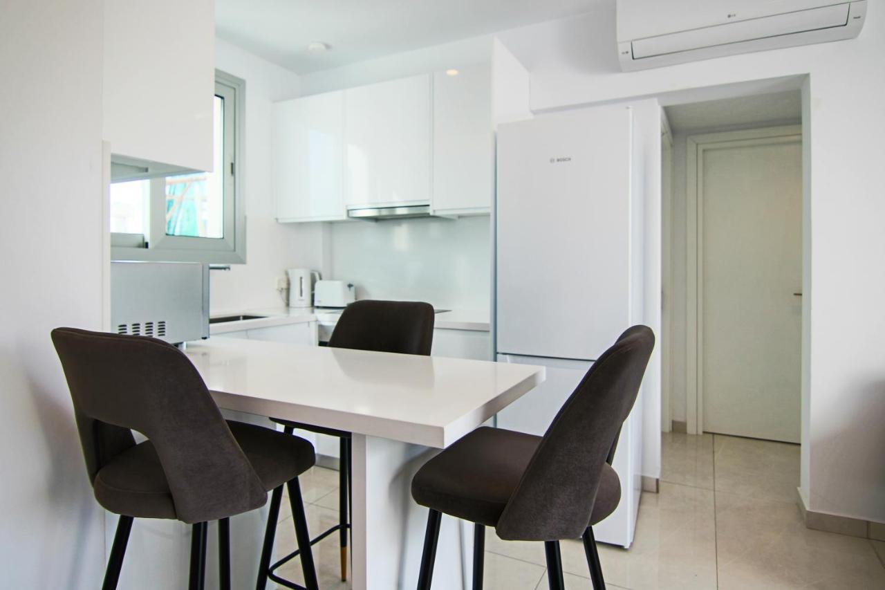 Апартаменты Phaedrus Living - Seaside Executive Flat Harbour 201 Пафос Экстерьер фото